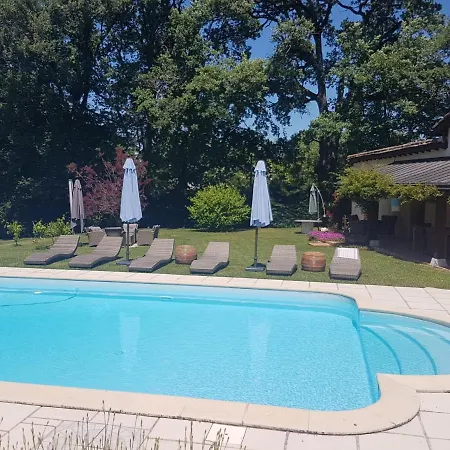 Domaine De Merugat D'hotes Bed and breakfast