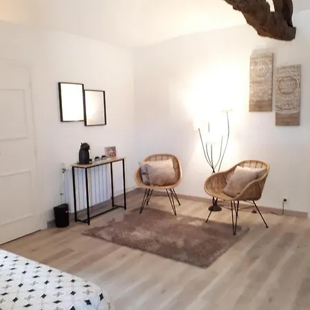 Domaine De Merugat D'hotes Valeilles